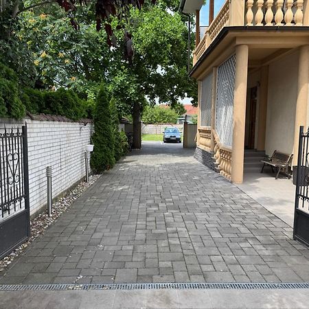 Apartmany Diana Dunajská Streda Exterior foto