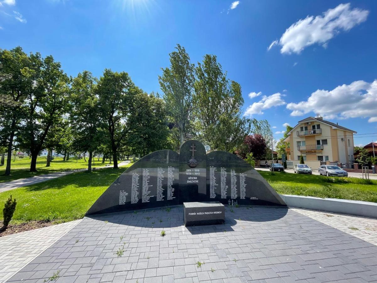 Apartmany Diana Dunajská Streda Exterior foto