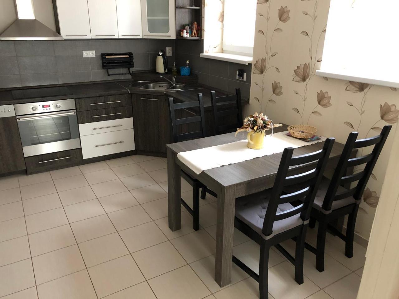 Apartmany Diana Dunajská Streda Exterior foto